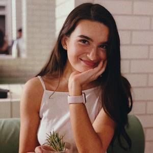 Meet your Posher, Izzy